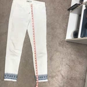 Abercrombie Kids white ankle jeans. Size 13/14